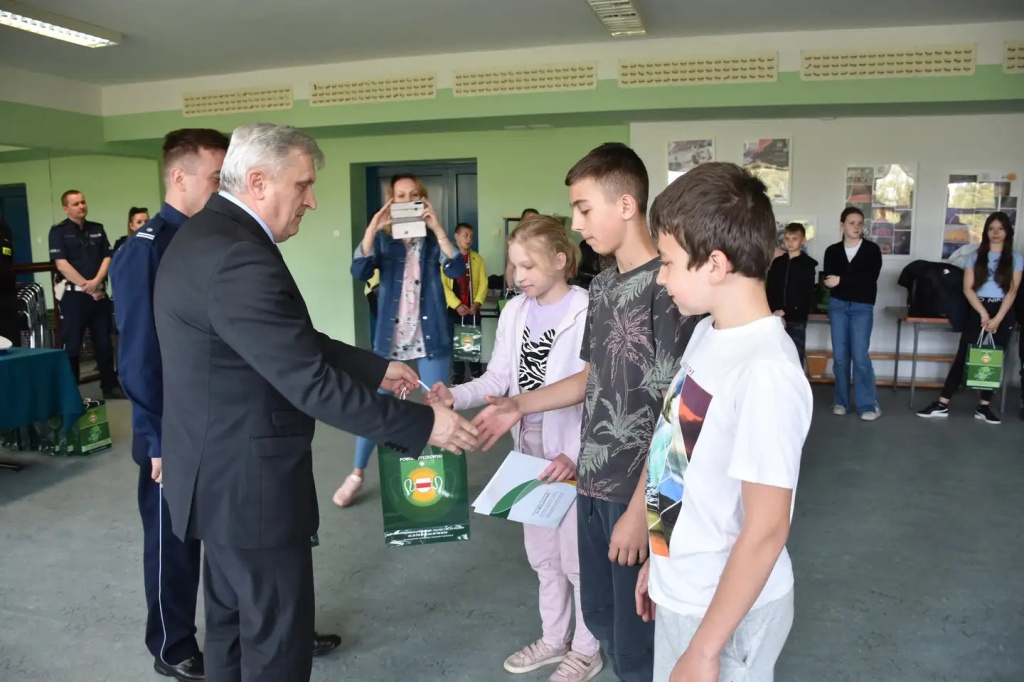 Najlepsi w powiecie z wiedzy o bezpieczeństwie w ruchu drogowym