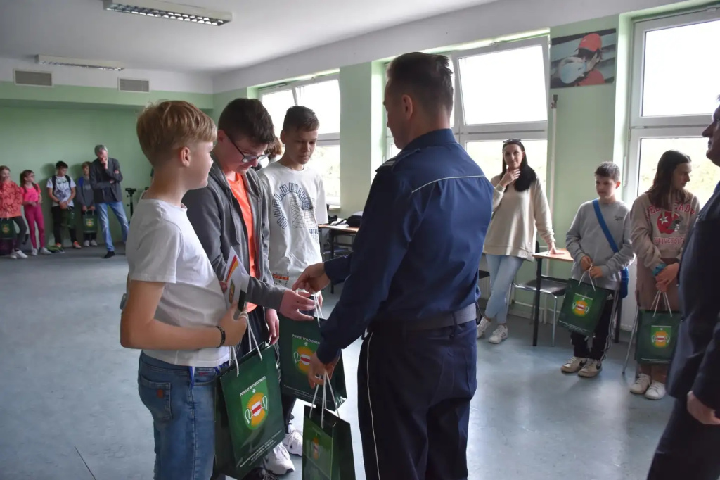 Najlepsi w powiecie z wiedzy o bezpieczeństwie w ruchu drogowym