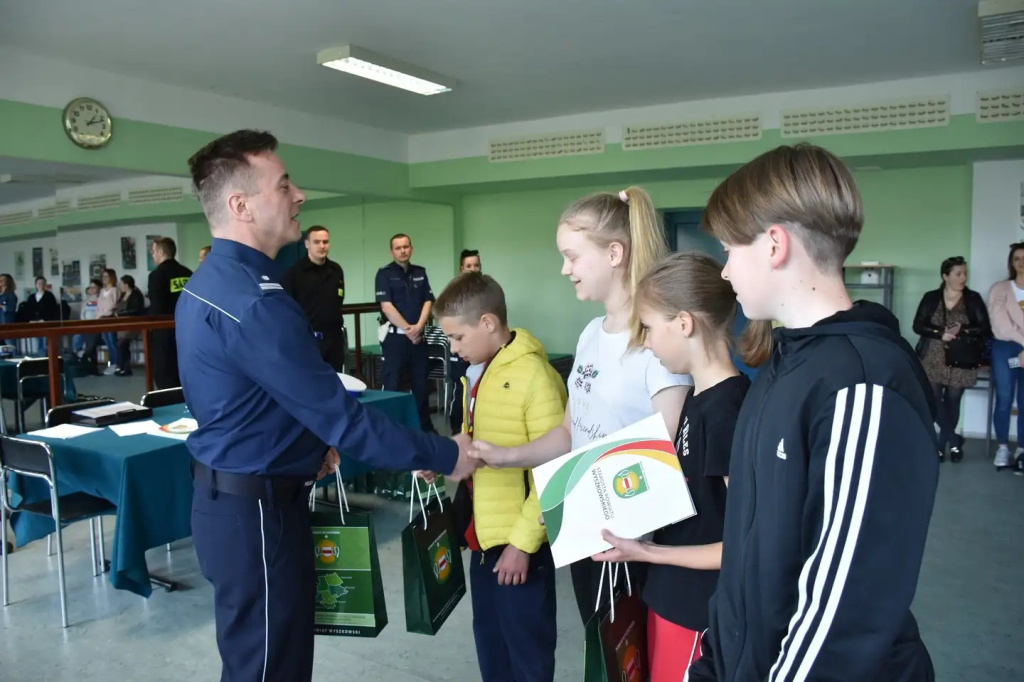 Najlepsi w powiecie z wiedzy o bezpieczeństwie w ruchu drogowym