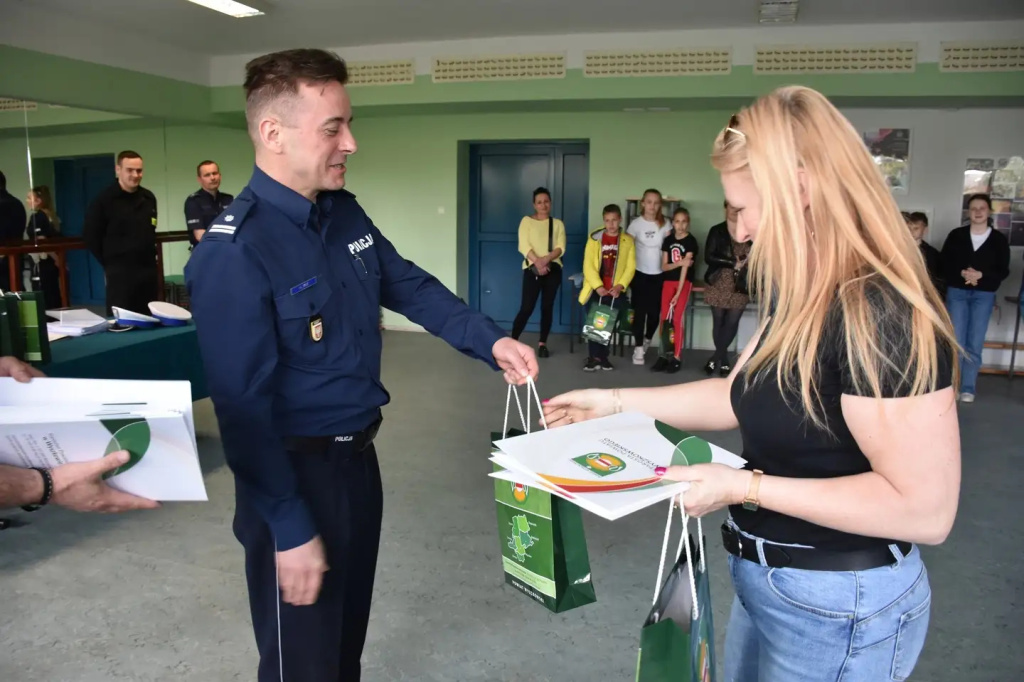 Najlepsi w powiecie z wiedzy o bezpieczeństwie w ruchu drogowym