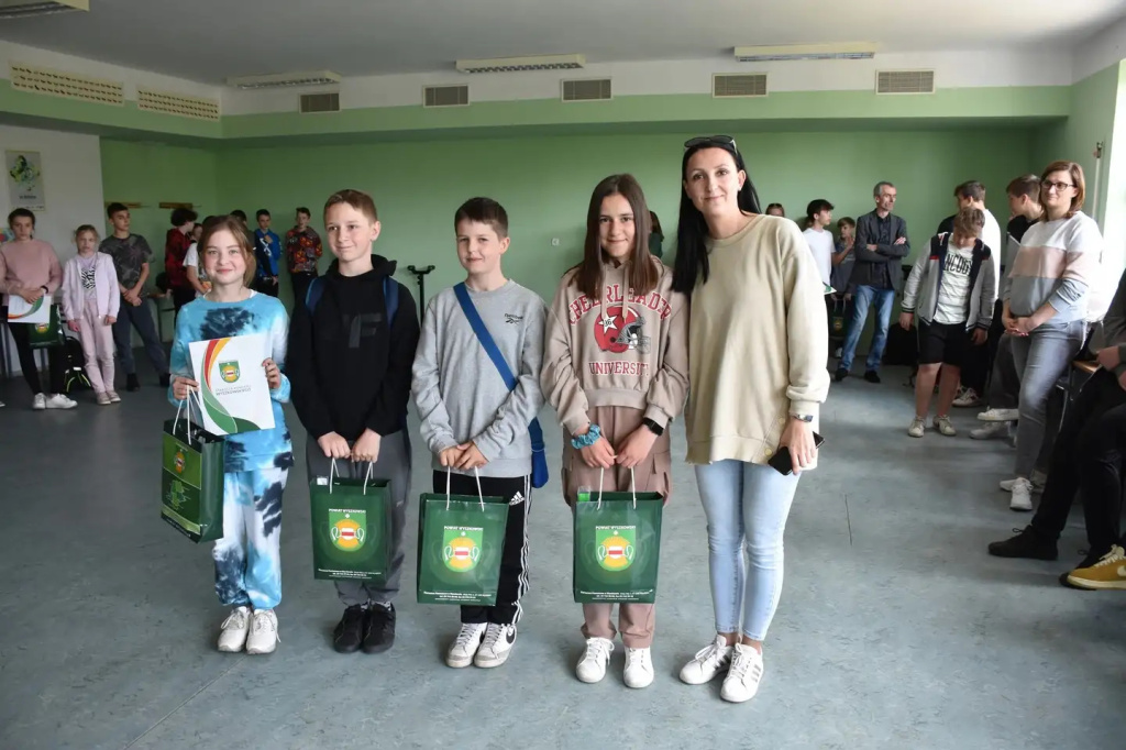 Najlepsi w powiecie z wiedzy o bezpieczeństwie w ruchu drogowym