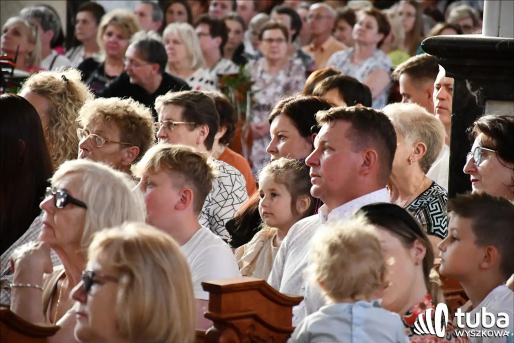 Wielbili śpiewem (VIDEO)