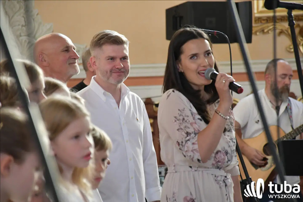Wielbili śpiewem (VIDEO)