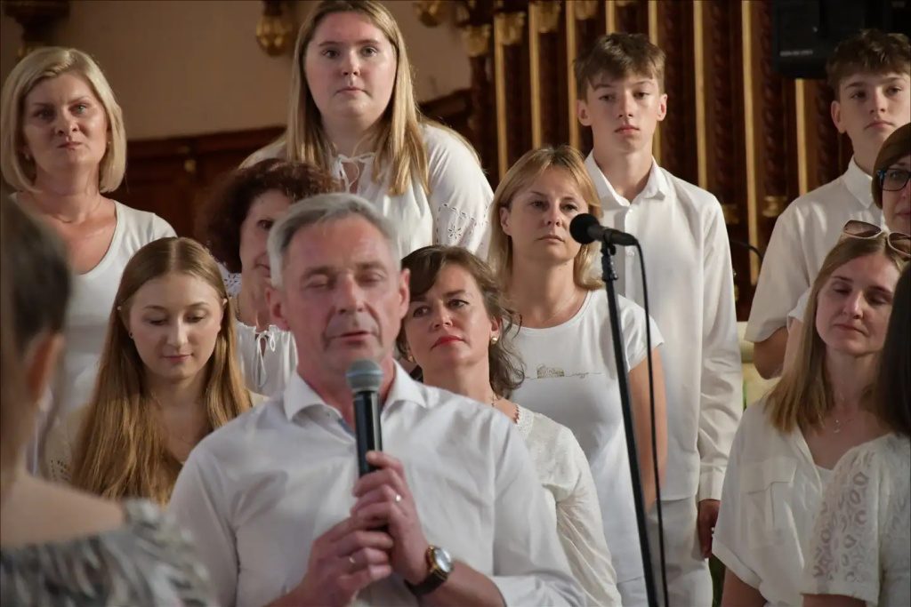 Wielbili śpiewem (VIDEO)