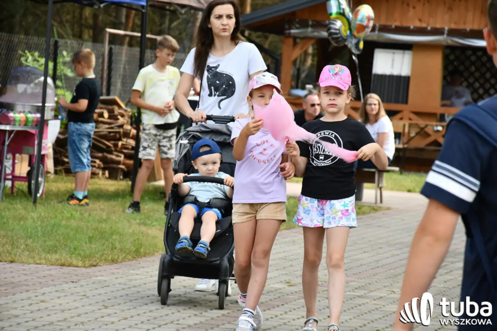 Po sąsiedzku i rodzinnie bawili się w Leszczydole-Nowinach (VIDEO)