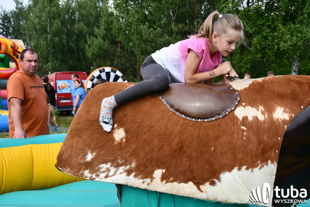 Po sąsiedzku i rodzinnie bawili się w Leszczydole-Nowinach (VIDEO)