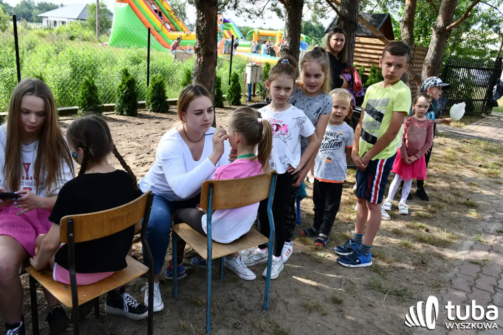 Po sąsiedzku i rodzinnie bawili się w Leszczydole-Nowinach (VIDEO)