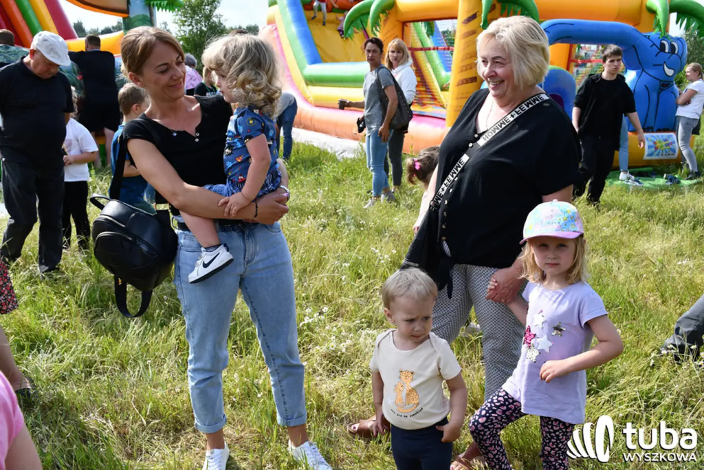 Po sąsiedzku i rodzinnie bawili się w Leszczydole-Nowinach (VIDEO)