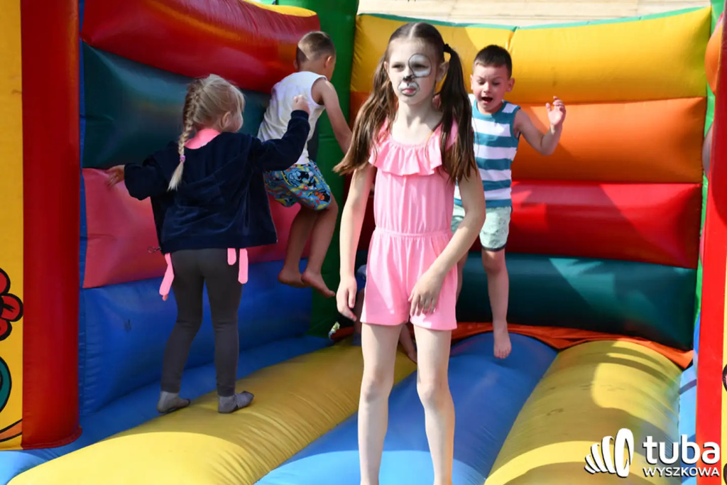 Po sąsiedzku i rodzinnie bawili się w Leszczydole-Nowinach (VIDEO)