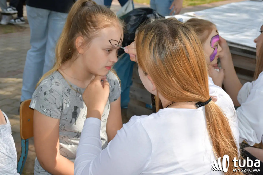 Po sąsiedzku i rodzinnie bawili się w Leszczydole-Nowinach (VIDEO)