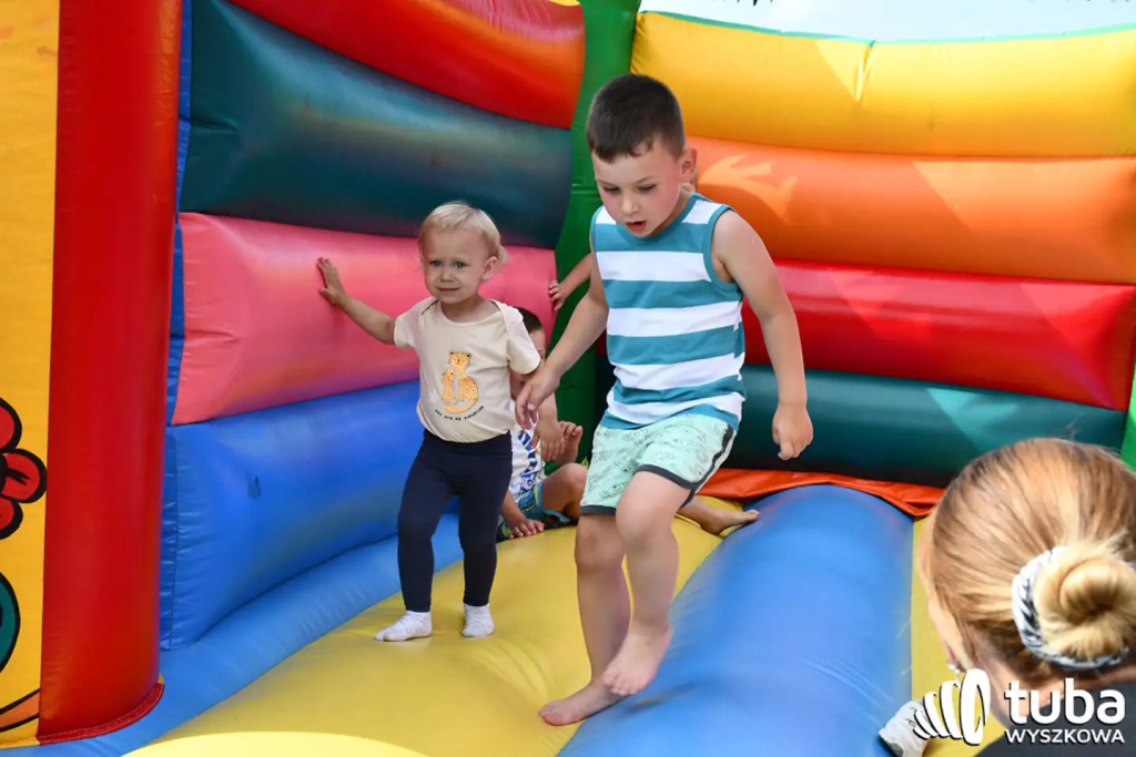 Po sąsiedzku i rodzinnie bawili się w Leszczydole-Nowinach (VIDEO)