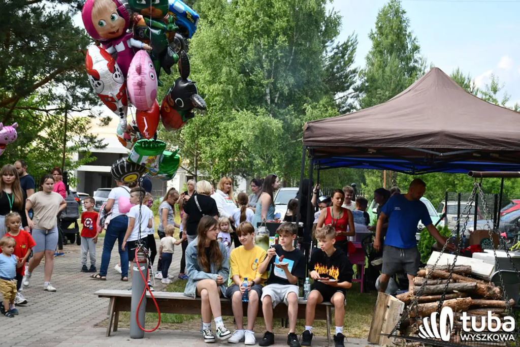 Po sąsiedzku i rodzinnie bawili się w Leszczydole-Nowinach (VIDEO)