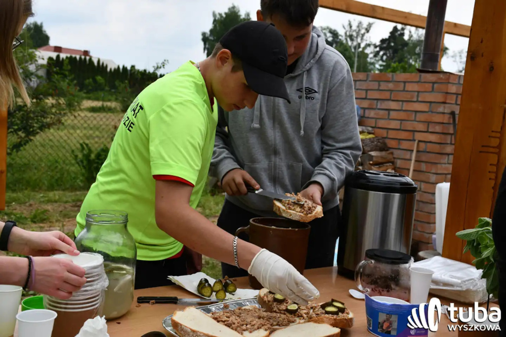 Wyprzedaż garażowa w szczytnym celu (VIDEO)