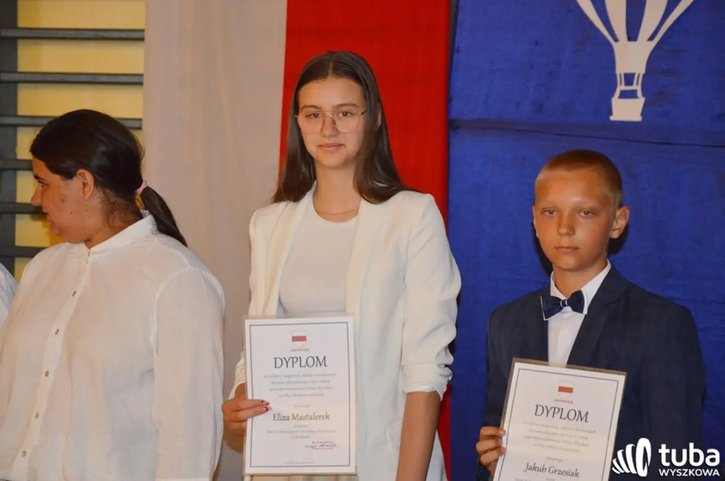 Uczniowie gminy Wyszków uroczyście zakończyli rok szkolny 2022/2023