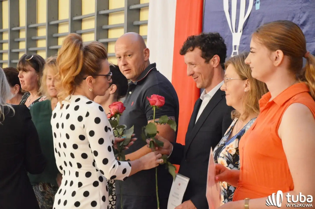 Uczniowie gminy Wyszków uroczyście zakończyli rok szkolny 2022/2023
