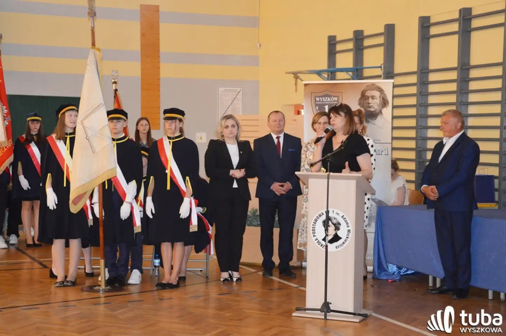 Uczniowie gminy Wyszków uroczyście zakończyli rok szkolny 2022/2023