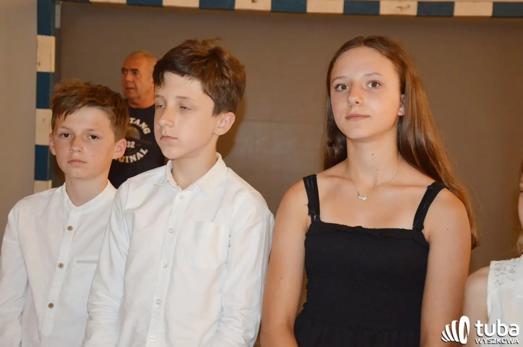 Uczniowie gminy Wyszków uroczyście zakończyli rok szkolny 2022/2023