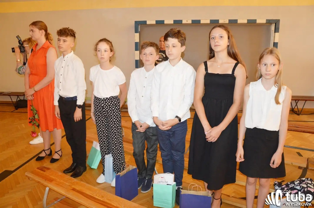 Uczniowie gminy Wyszków uroczyście zakończyli rok szkolny 2022/2023