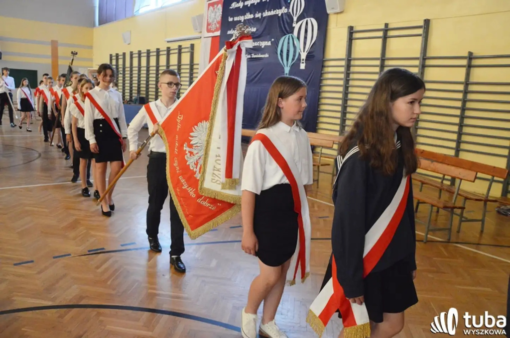 Uczniowie gminy Wyszków uroczyście zakończyli rok szkolny 2022/2023