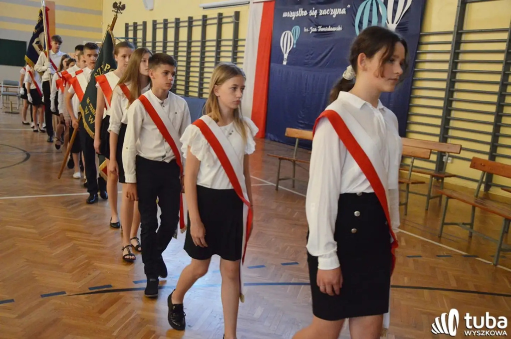 Uczniowie gminy Wyszków uroczyście zakończyli rok szkolny 2022/2023