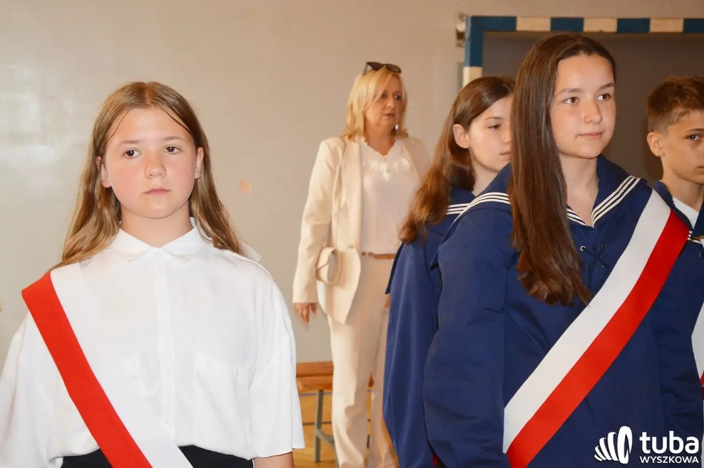 Uczniowie gminy Wyszków uroczyście zakończyli rok szkolny 2022/2023
