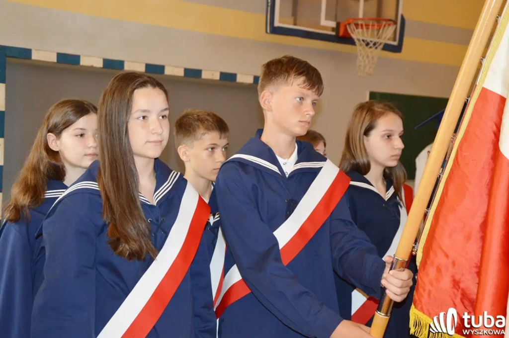 Uczniowie gminy Wyszków uroczyście zakończyli rok szkolny 2022/2023