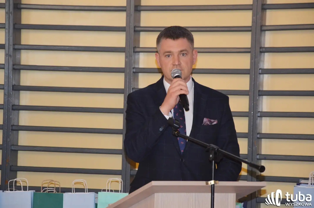 Uczniowie gminy Wyszków uroczyście zakończyli rok szkolny 2022/2023