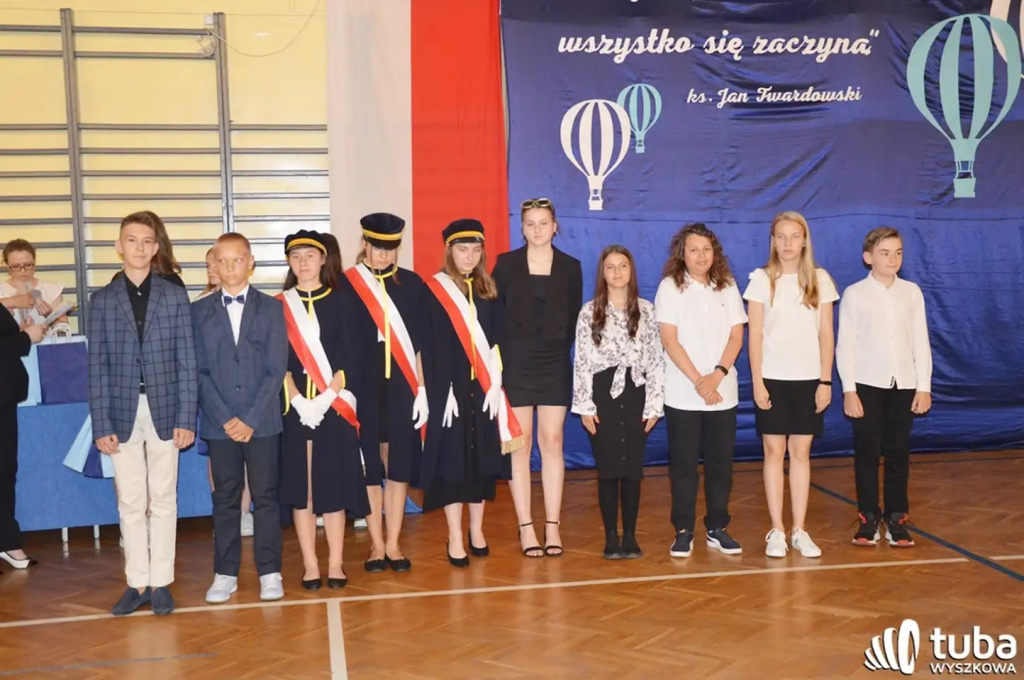 Uczniowie gminy Wyszków uroczyście zakończyli rok szkolny 2022/2023