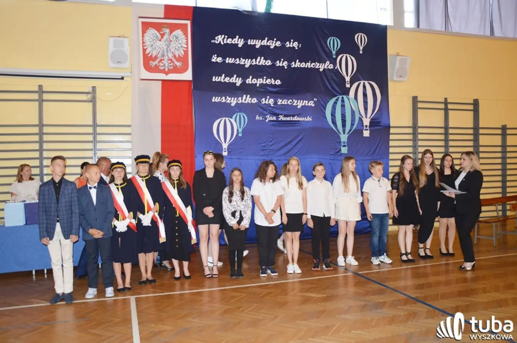 Uczniowie gminy Wyszków uroczyście zakończyli rok szkolny 2022/2023