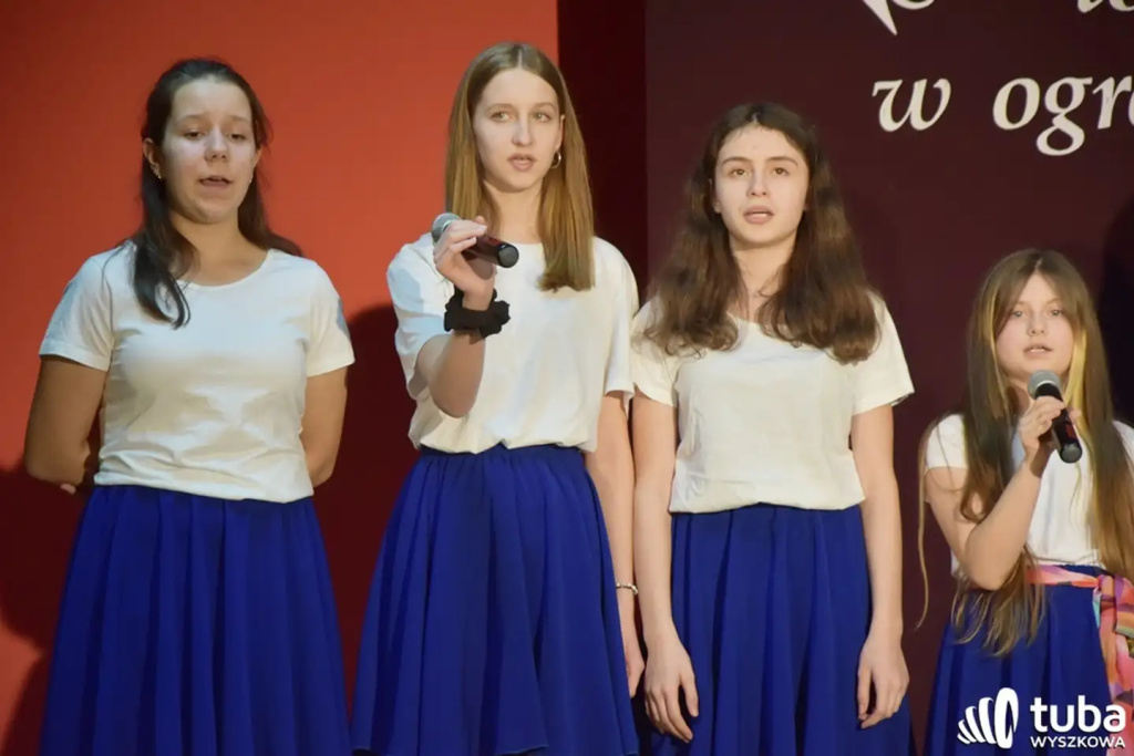 “Kobieta to kwiat w ogrodzie życia”
