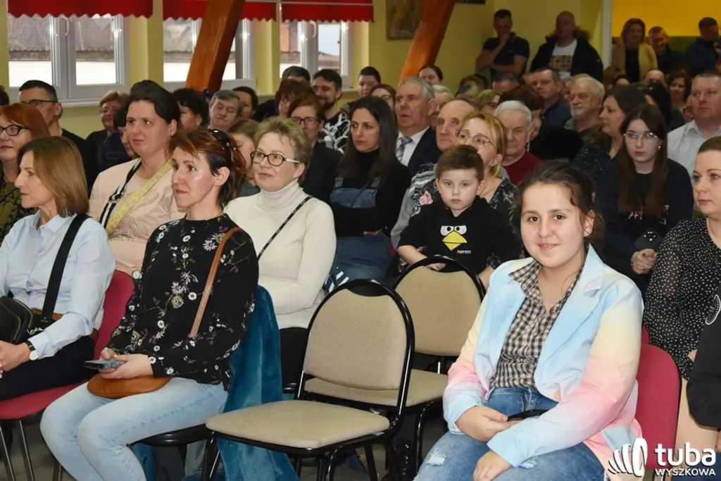 “Kobieta to kwiat w ogrodzie życia”