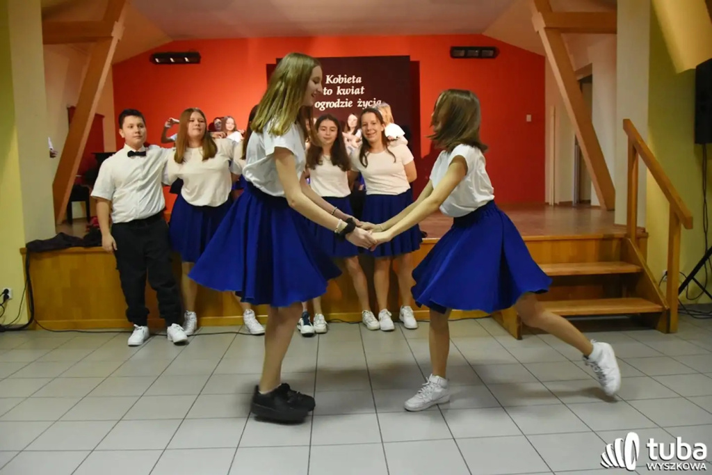 “Kobieta to kwiat w ogrodzie życia”