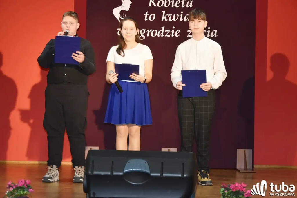 “Kobieta to kwiat w ogrodzie życia”
