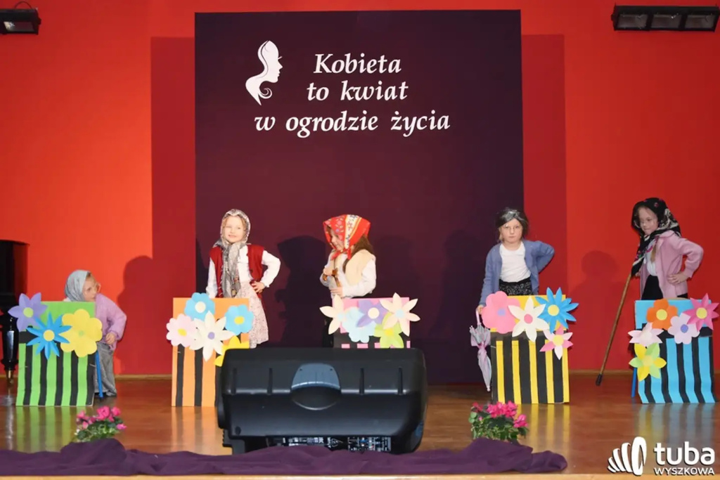 “Kobieta to kwiat w ogrodzie życia”