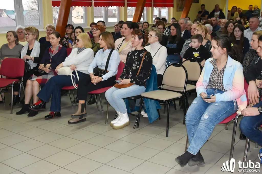 “Kobieta to kwiat w ogrodzie życia”