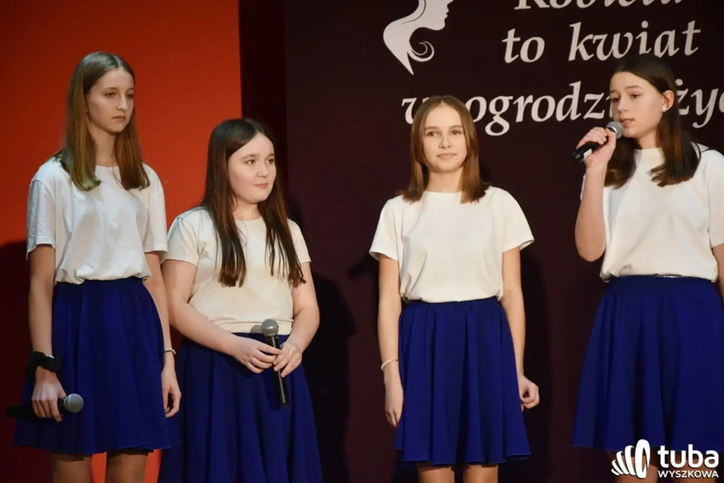 “Kobieta to kwiat w ogrodzie życia”