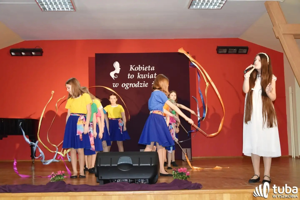 “Kobieta to kwiat w ogrodzie życia”