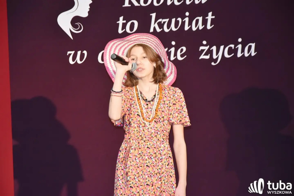 “Kobieta to kwiat w ogrodzie życia”