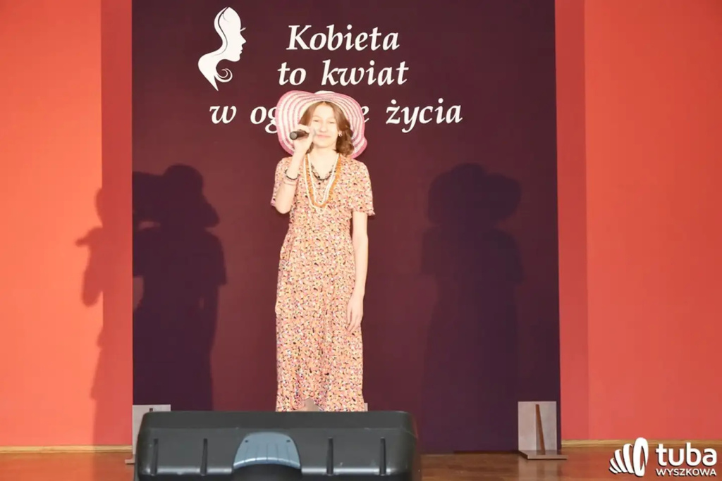 “Kobieta to kwiat w ogrodzie życia”