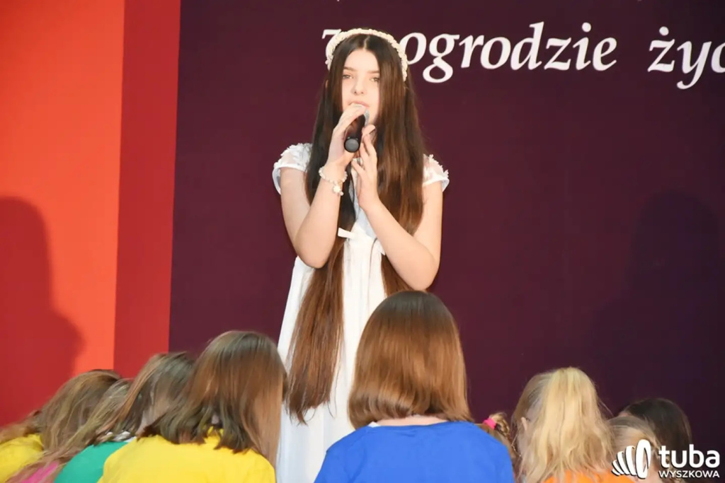 “Kobieta to kwiat w ogrodzie życia”