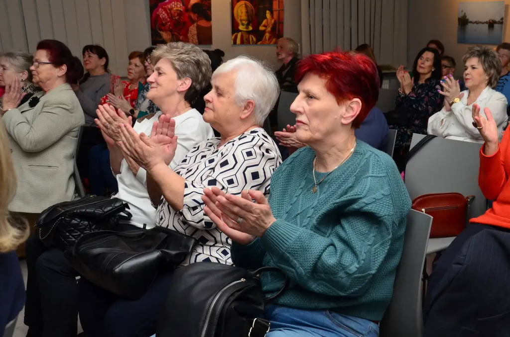 „Tak wiele radości”, czyli Dzień Kobiet w Bibliotece Miejskiej