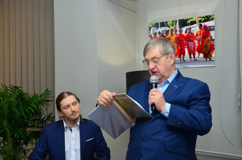 „Tak wiele radości”, czyli Dzień Kobiet w Bibliotece Miejskiej