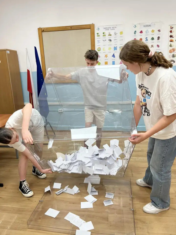 Niepełnoletni uczniowie SP 2 też głosowali w wyborach!