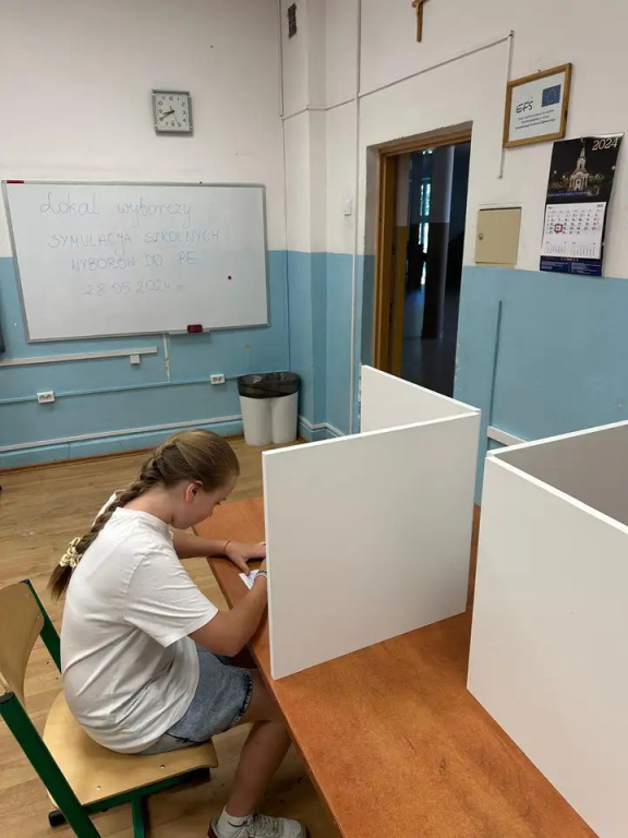 Niepełnoletni uczniowie SP 2 też głosowali w wyborach!