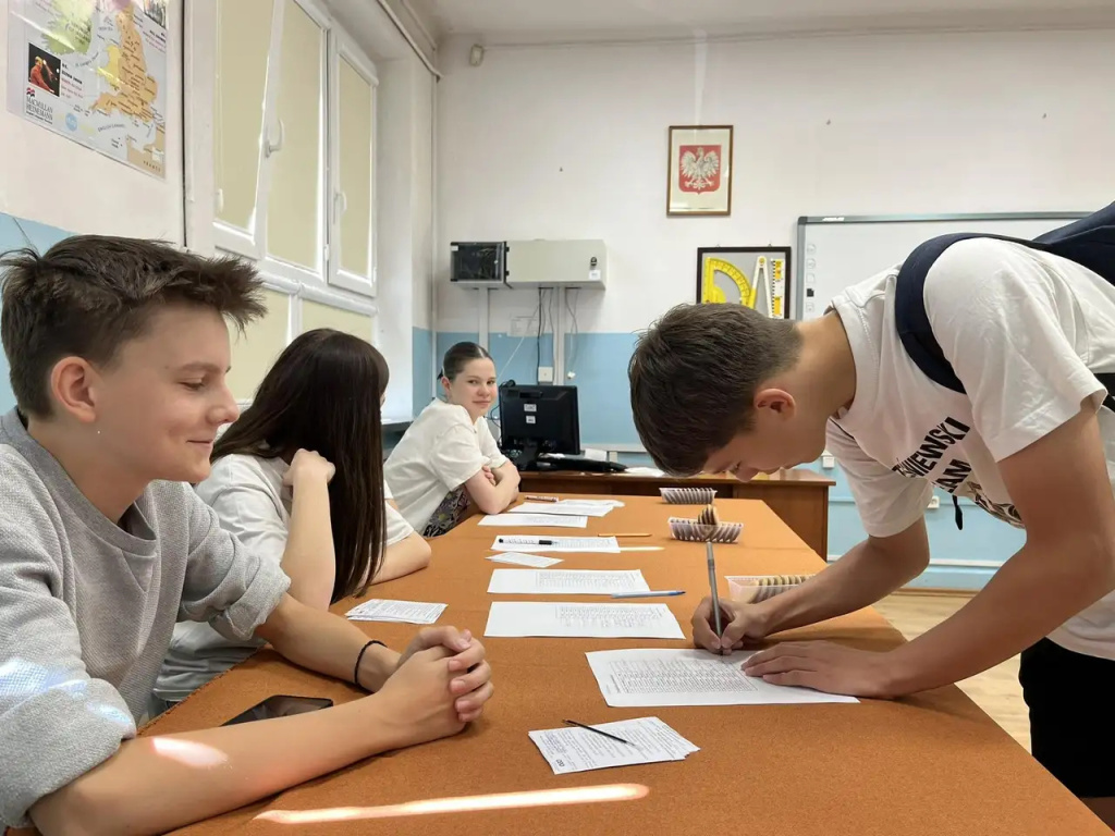 Niepełnoletni uczniowie SP 2 też głosowali w wyborach!