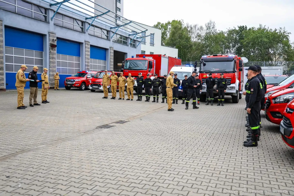 Strażacy z Wyszkowa wsparciem na terenach zagrożonych powodzią