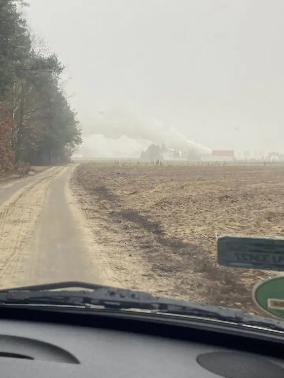 Pożar zniszczył całe zapasy dla zwierząt. Rolnicy z Krąg Nowych proszą o pomoc