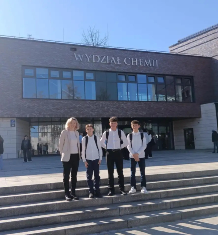 Młodzi chemicy SP w Dalekiem na Uniwersytecie Jagiellońskim