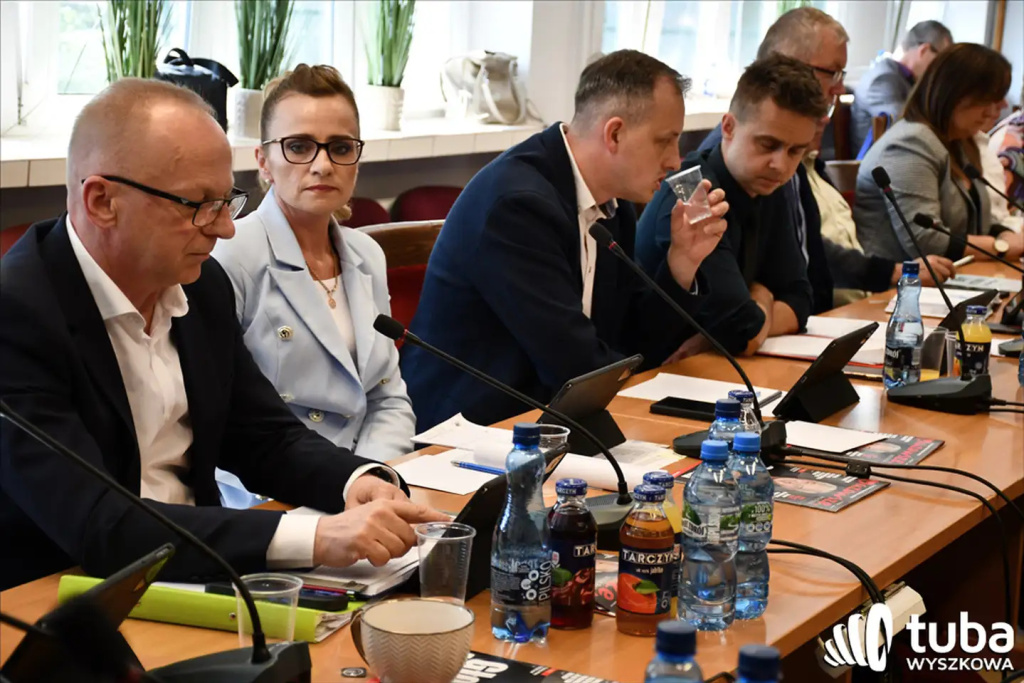 Czy my musimy, czy my zdążymy, czyli dworzec w ogniu dyskusji