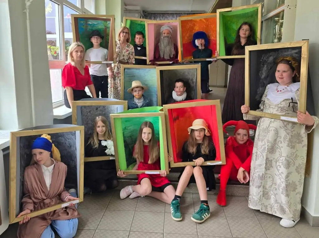 Żywe obrazy na szkolnym pikniku. Niezwykły projekt uczniów SP nr 4